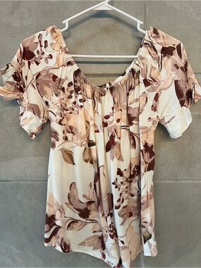 Knox Rose Cream and Mauve Floral Scoop Neck Top